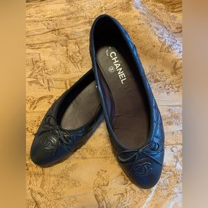 Chanel black quilted ballet flats